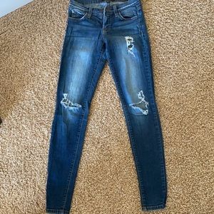 Low rise skinny jeans